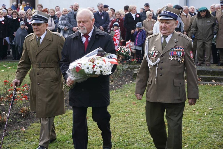 Obchody 100. rocznicy odzyskania niepodległości przez Polskę w Szczawnie-Zdroju