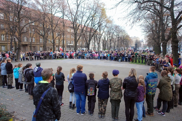 Uroczystości pod pomnikiem Piłsudskiego  