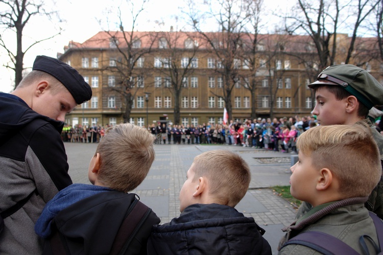 Uroczystości pod pomnikiem Piłsudskiego  