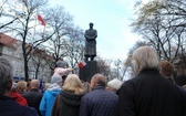 Uroczystości pod pomnikiem Piłsudskiego  