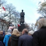 Uroczystości pod pomnikiem Piłsudskiego  