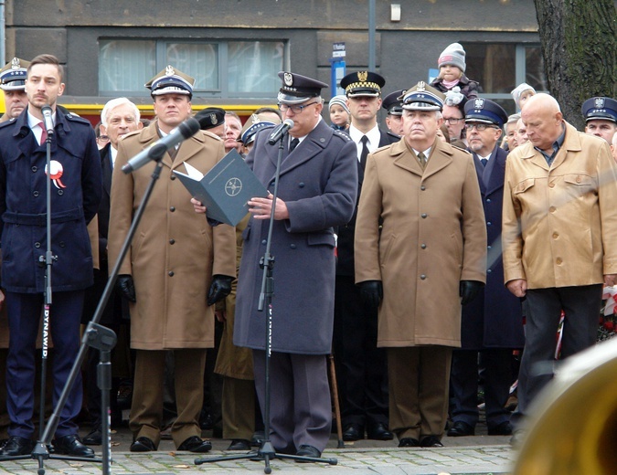 Uroczystości pod pomnikiem Piłsudskiego  