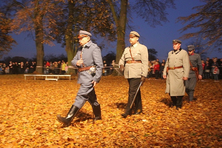 Pod znakiem biało-czerwonej wstążeczki