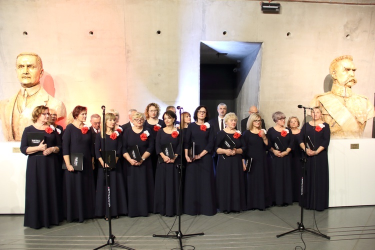 Akcja "Niepodległa do hymnu" w Muzeum II Wojny Światowej.