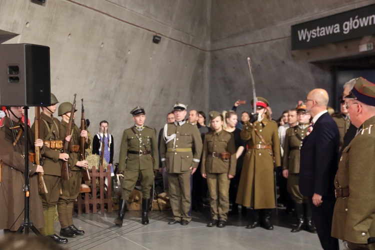 Akcja "Niepodległa do hymnu" w Muzeum II Wojny Światowej.