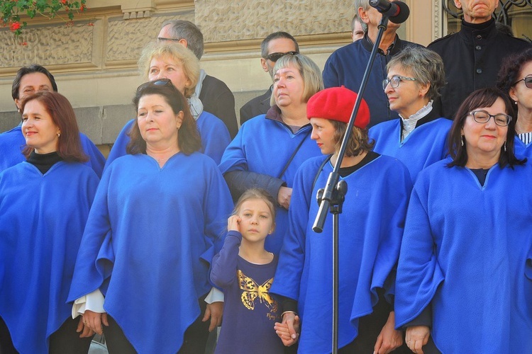 Bielszczanie odśpiewali hymn na placu Ratuszowym