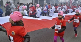 Hymn narodowy i biało-czerwona flaga towarzyszyły płońskiemu bieganiu w święto niepodległości