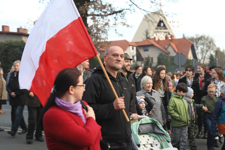 Bielszczanie po Eucharystii przemaszerowali na Cmentarz Wojska Polskiego