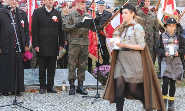 Niepodległościowy Apel Pamięci przypomniał bohaterów walk o wolność