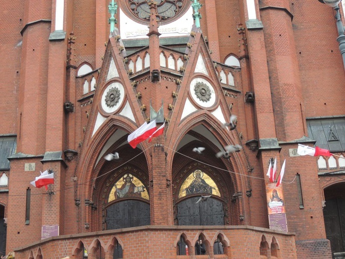 Obchody 100. rocznicy odzyskania niepodległości przez Polskę w Wałbrzychu cz. 02