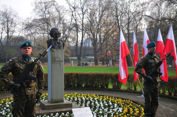 Odsłonięcie popiersi ojców niepodległości