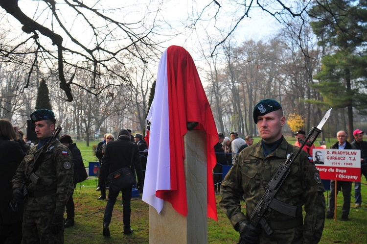 Odsłonięcie popiersi ojców niepodległości