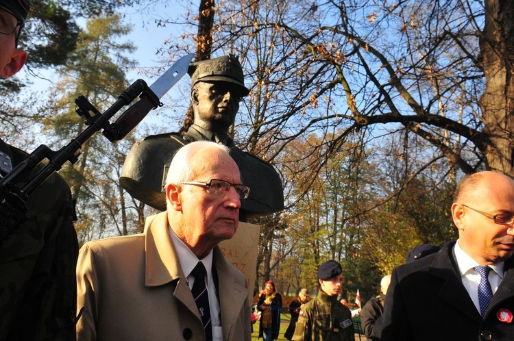 Odsłonięcie popiersi ojców niepodległości