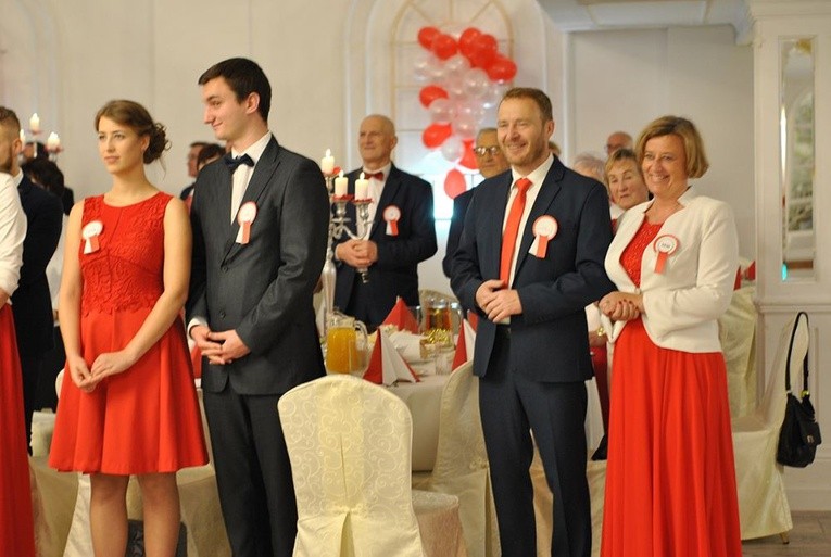 Niepodległościowy Bal Bezalkoholowy