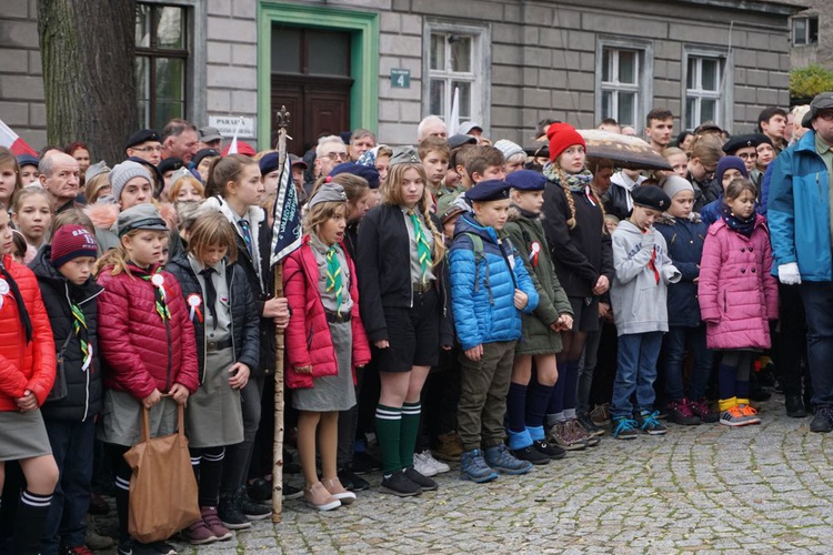 Obchody 100. rocznicy odzyskania niepodległości przez Polskę w Wałbrzychu cz. 01