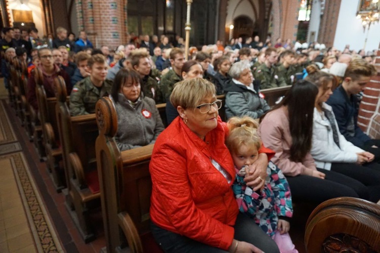 Obchody 100. rocznicy odzyskania niepodległości przez Polskę w Wałbrzychu cz. 01