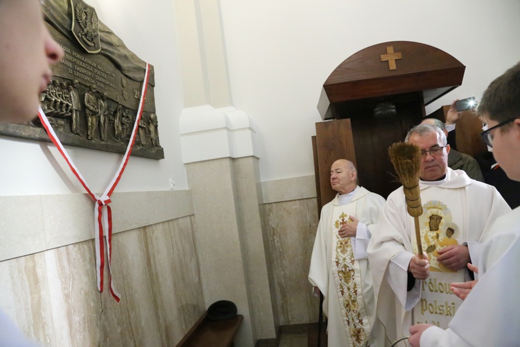 Tablica pamiątkowa w Dąbrowie Tarnowskiej