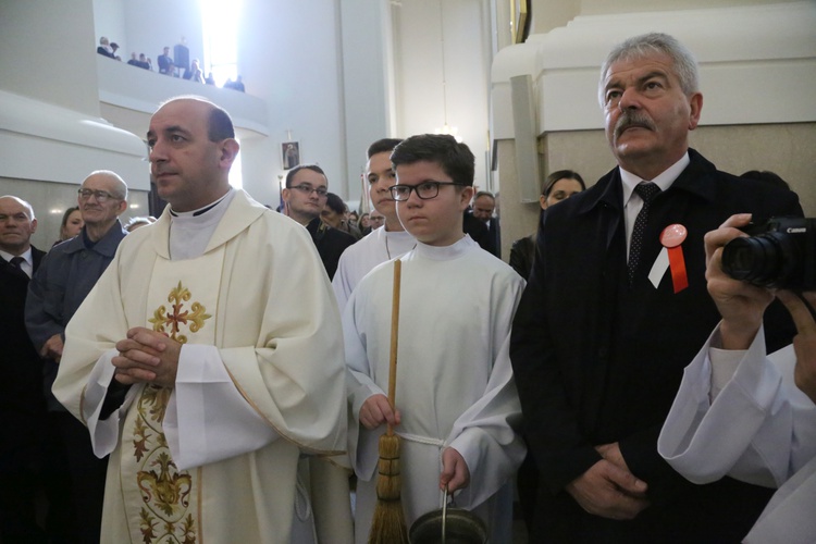 Tablica pamiątkowa w Dąbrowie Tarnowskiej