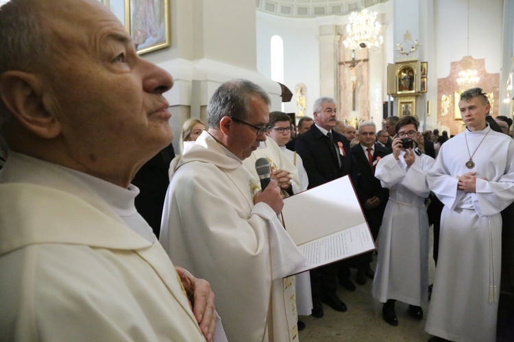 Tablica pamiątkowa w Dąbrowie Tarnowskiej