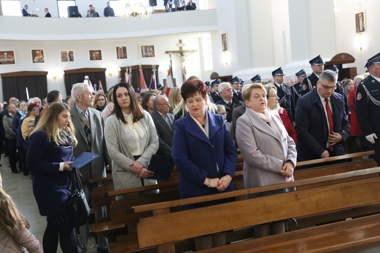 Tablica pamiątkowa w Dąbrowie Tarnowskiej