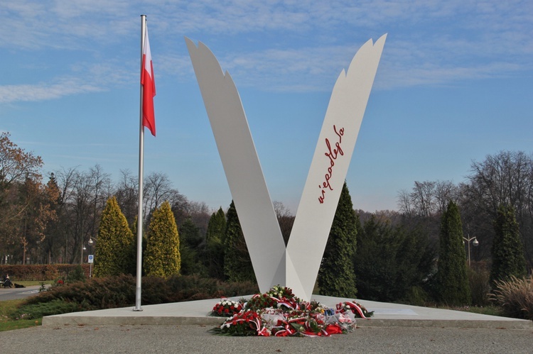 Pomniki niepodległości Polski w Tychach i Mszanie