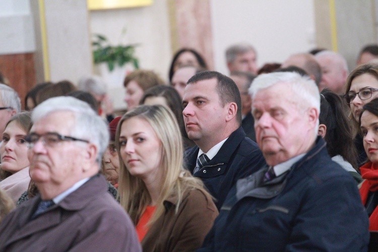 Tablica pamiątkowa w Dąbrowie Tarnowskiej