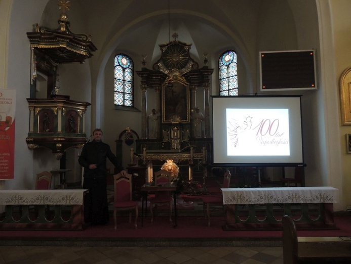 Msza św. za ojczyznę i przedstawienie w Boguszowie-Gorcach