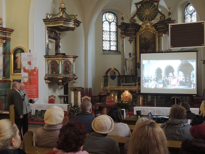Msza św. za ojczyznę i przedstawienie w Boguszowie-Gorcach