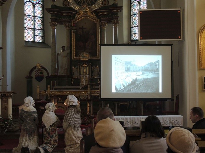Msza św. za ojczyznę i przedstawienie w Boguszowie-Gorcach