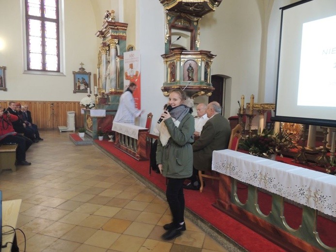 Msza św. za ojczyznę i przedstawienie w Boguszowie-Gorcach