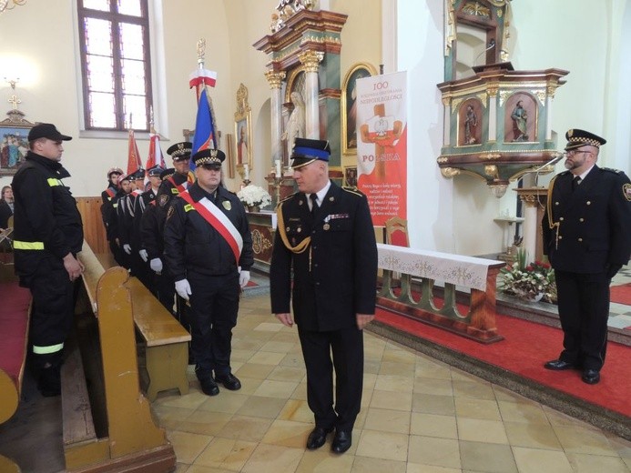 Msza św. za ojczyznę i przedstawienie w Boguszowie-Gorcach