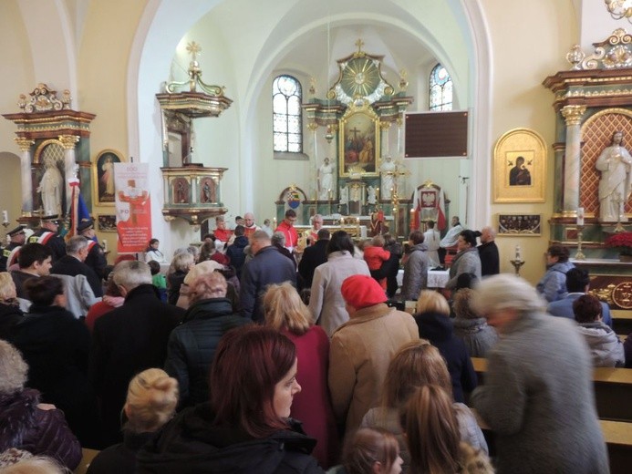 Msza św. za ojczyznę i przedstawienie w Boguszowie-Gorcach