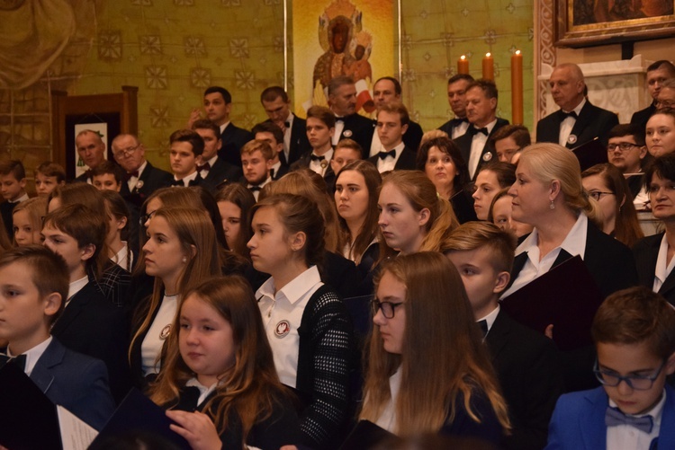 Eucharystia i koncert podczas obchodów święta niepodległości w Sochaczewie