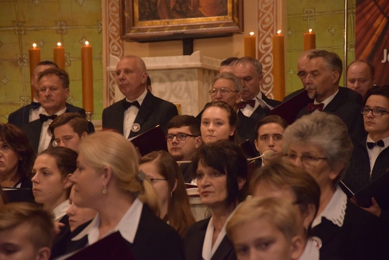 Eucharystia i koncert podczas obchodów święta niepodległości w Sochaczewie