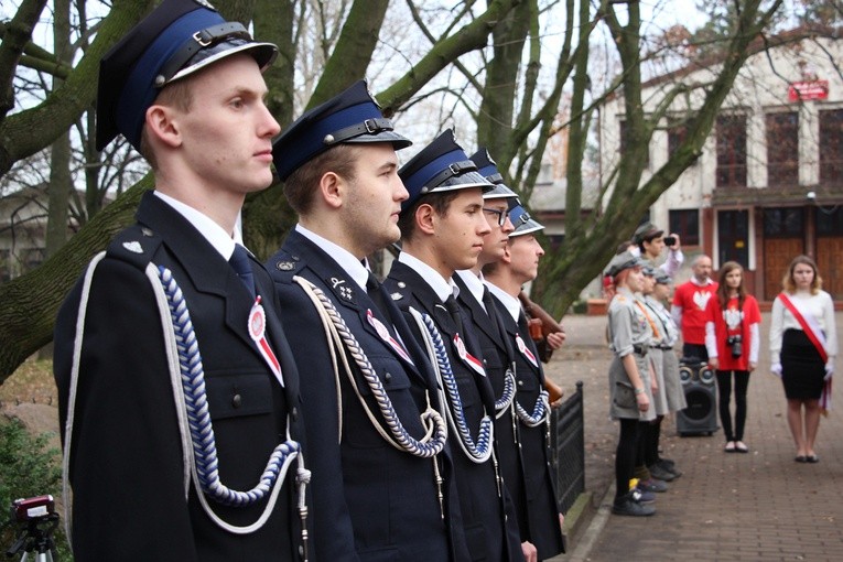 Odsłonięcie tablicy ku czci Krystyny Idzikowskiej