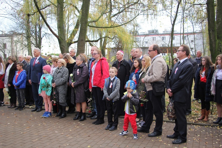 Odsłonięcie tablicy ku czci Krystyny Idzikowskiej