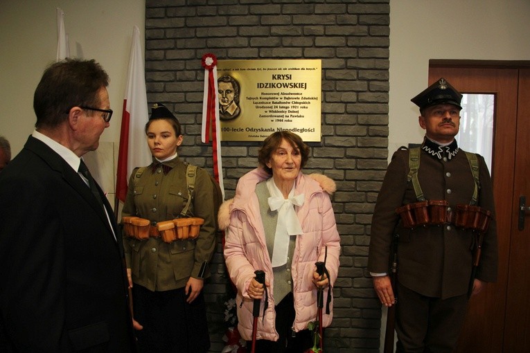 Odsłonięcie tablicy ku czci Krystyny Idzikowskiej