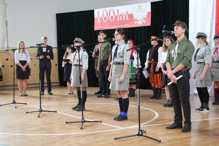 Odsłonięcie tablicy ku czci Krystyny Idzikowskiej