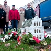 Na chwilę w miejscu synagogi stanęła jej makieta.