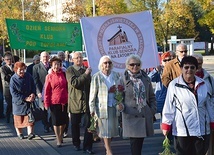 ▲	Starsze osoby znajdą w końcu miejsce tylko dla siebie.