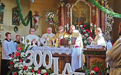 Uroczystości jubileuszowej przewodniczył biskup opolski Andrzej Czaja.