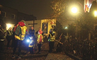 ▲	W nabożeństwie wzięły udział wielopokoleniowe rodziny  – dziadkowie, rodzice i dzieci.