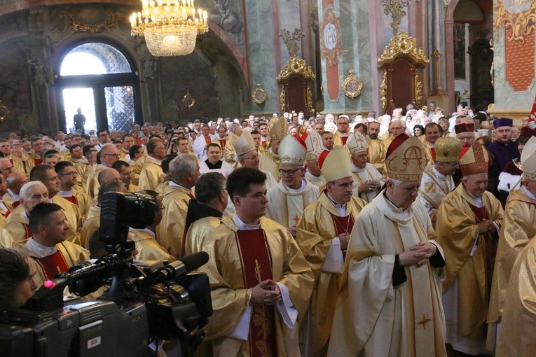 Msze św. transmitowane przez TVP Lublin będą pomocą dla tych, którzy nie mogą przyjść do kościoła