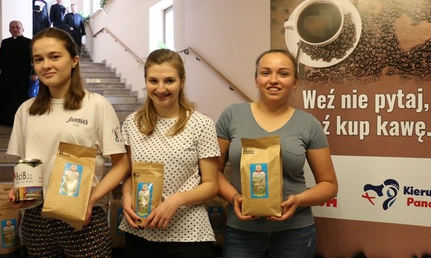 Prowadząc akcję, odwiedzają wiele miejsc, m.in. radomskie seminarium