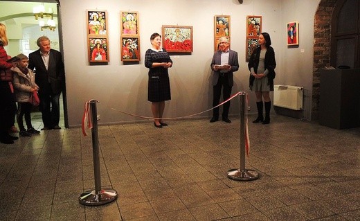 Niepodległa na szkle malowana