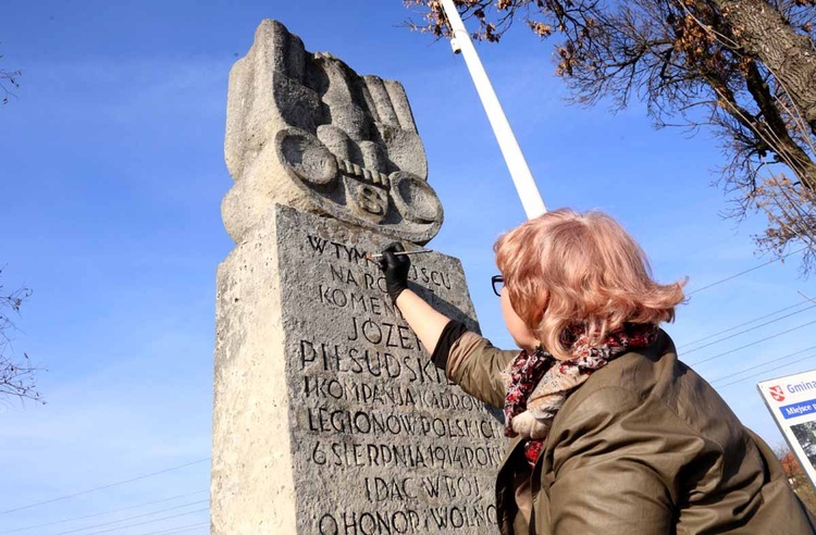 Obelisk legionowy w Michałowicach