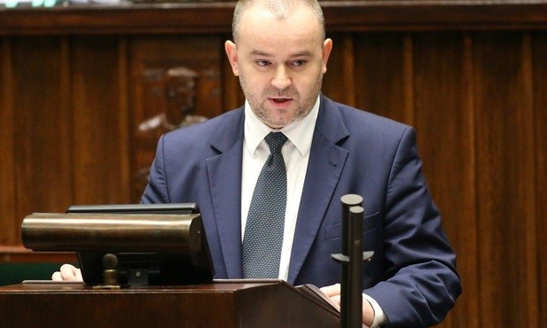 Mucha: prezydent przygląda się temu co dzieje się wokół sprawy KNF