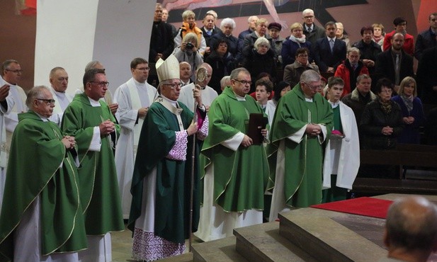 Abp Skworc do Akcji Katolickiej: Módlcie się i działajcie