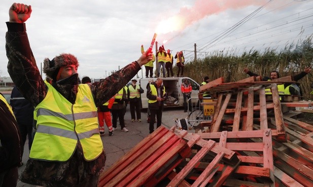 Francja: Trwa protest "żółtych kamizelek"