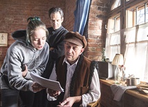 – Długo szukałem aktorów do tego filmu. Zależało mi, żeby postacie były autentyczne – przyznaje Michał Kondrat. Ostatnie klapsy padły na warszawskiej Pradze, w zainscenizowanej pracowni malarskiej Eugeniusza Kazimirowskiego.